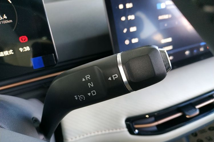 奔腾 悦意03 2025款 565km 臻享版中控内饰18