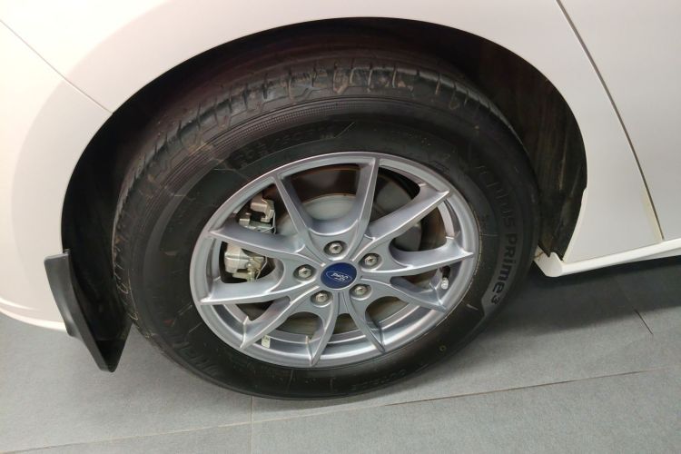 福特 福克斯 2021款 两厢 EcoBoost 180 自动锋潮型车身外观6007