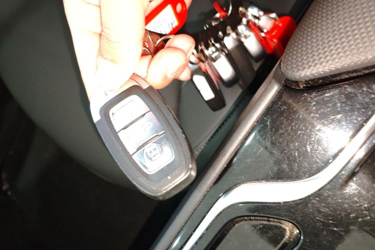 红旗E-QM5 2023款 改款 基础出行版中控内饰11