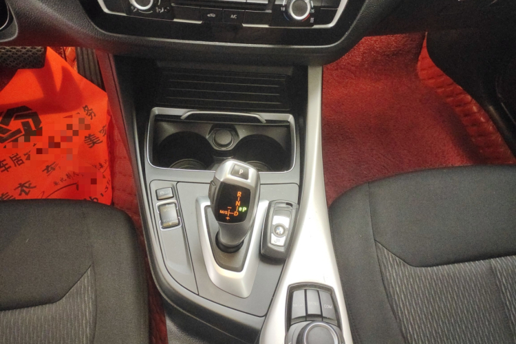 宝马1系(进口) 2018款 118i 领先型局部细节18