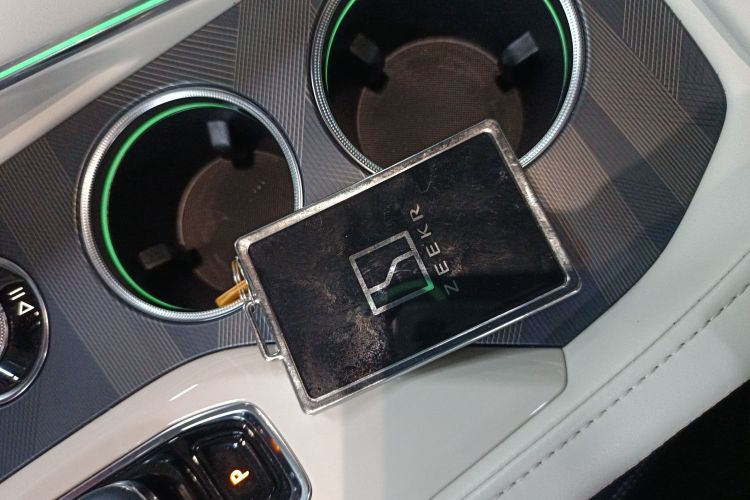 极氪001 2022款 超长续航双电机 YOU版中控内饰11