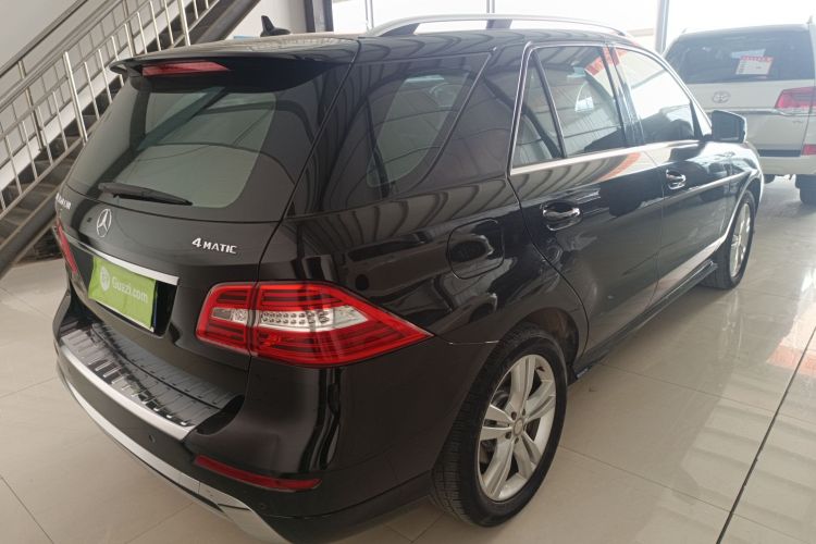 奔驰M级 2014款 ML 350 CDI 4MATIC车身外观7