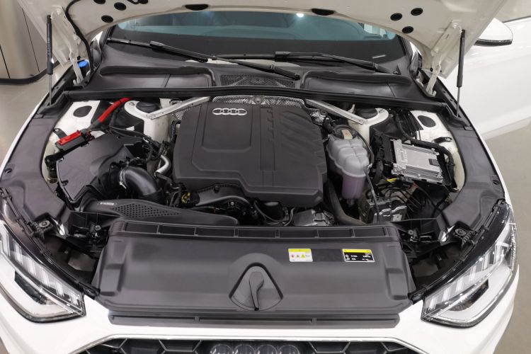 奥迪A4L 2023款 40 TFSI 时尚动感型机舱底盘24