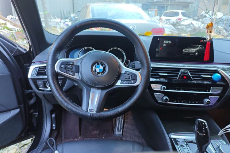 宝马5系 2018款 525Li M运动套装中控内饰13