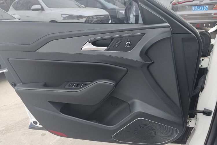 红旗H5 2022款 经典款 改款 1.8T 自动智联旗韵版中控内饰47