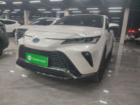 丰田 威飒 2023款 2.5L智能电混双擎 两驱尊贵版