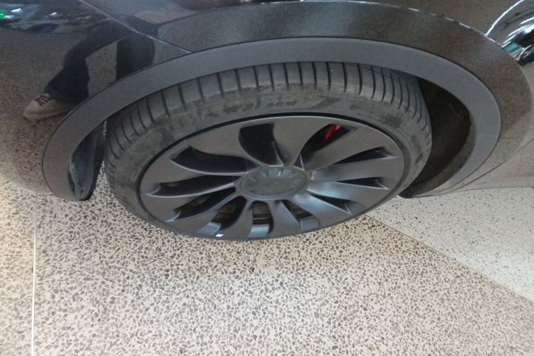 特斯拉 Model Y 2022款 Performance高性能全轮驱动版车身外观6002