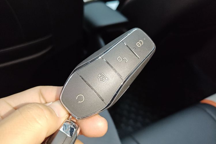 比亚迪 海豚 2021款 405km 时尚版中控内饰11