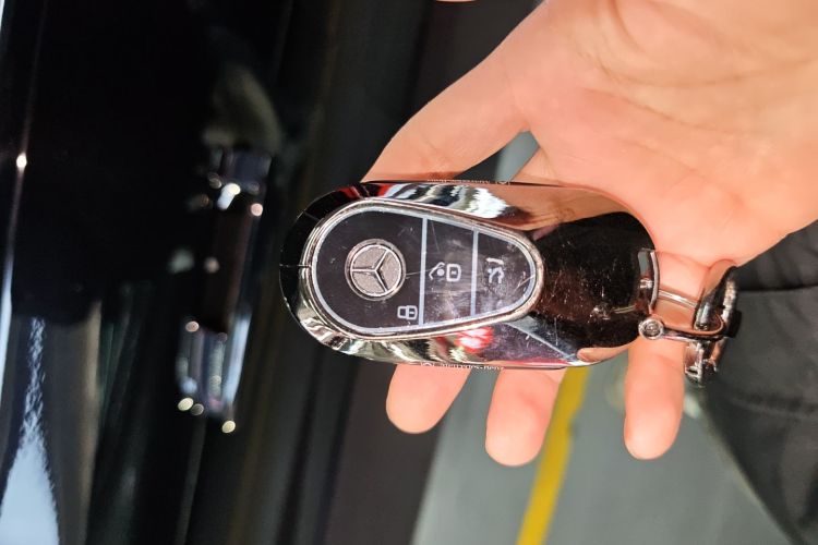 奔驰E级 2024款 改款 E 300 L 时尚运动型中控内饰11