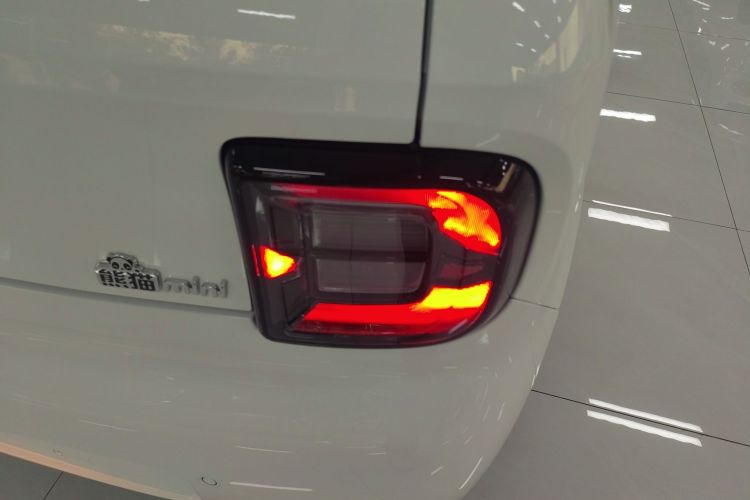 吉利汽车 熊猫 2025款 210km 元气熊车身外观6006