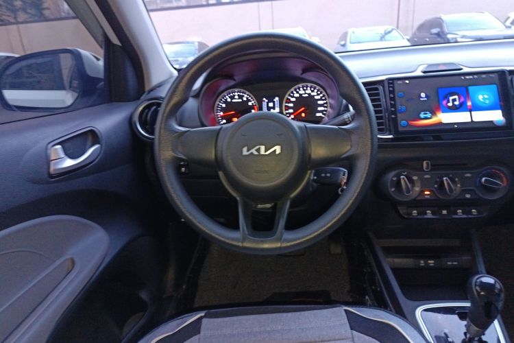 起亚 焕驰 2020款 改款 1.4L 自动舒适天窗版中控内饰13