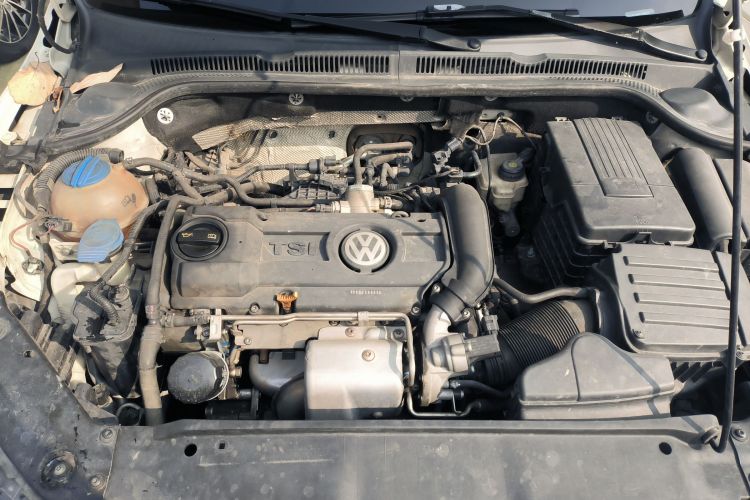 大众 速腾 2014款 改款 1.4TSI 自动豪华型机舱底盘24