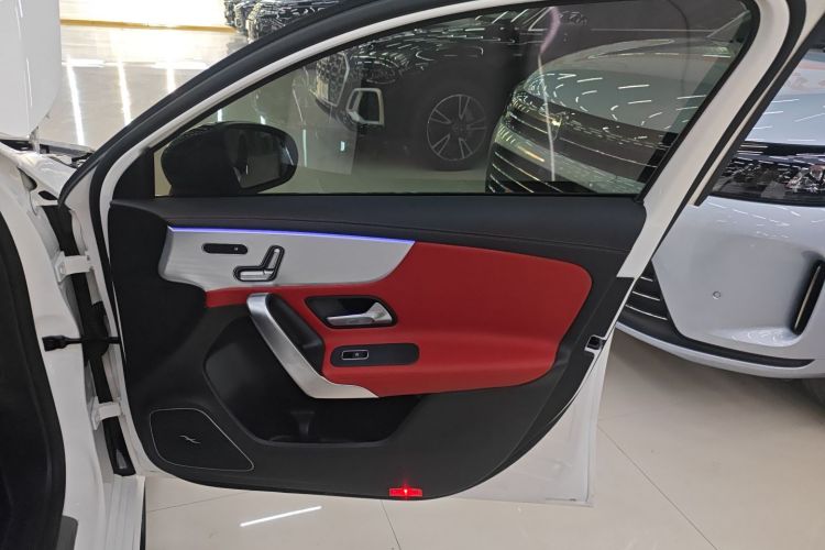 奔驰A级AMG 2020款 AMG A 35 L 4MATIC中控内饰7005