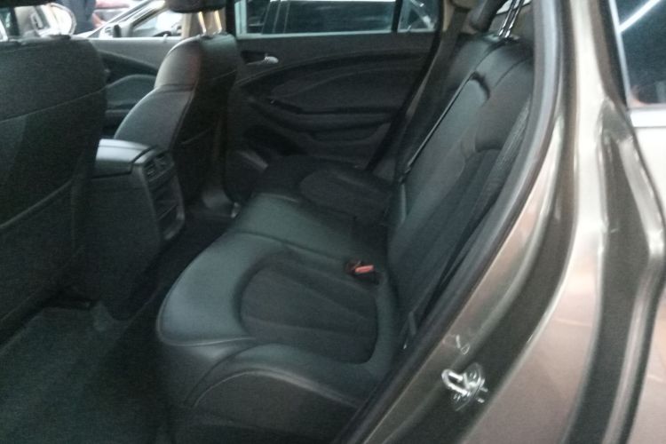 别克 昂科威 2017款 20T 两驱领先型中控内饰7004