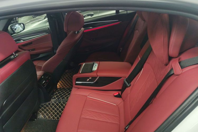 宝马5系新能源 2022款 改款二 535Le 先锋版M运动套装中控内饰21