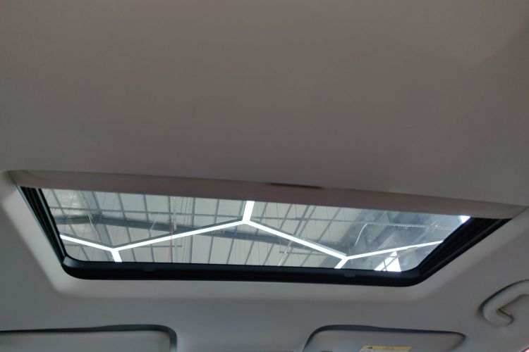 别克 君威 2017款 20T 豪华型中控内饰22