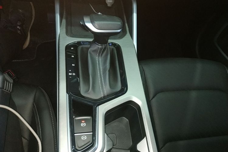 吉利汽车 帝豪 2022款 第4代 1.5L CVT尊贵型中控内饰18