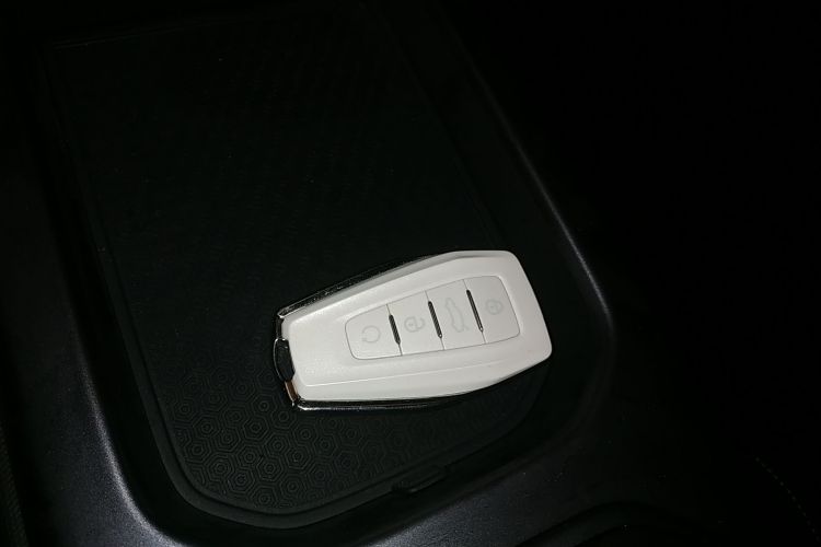 吉利汽车 吉利icon 2025款 玲珑 1.5TD 金喜版中控内饰7001