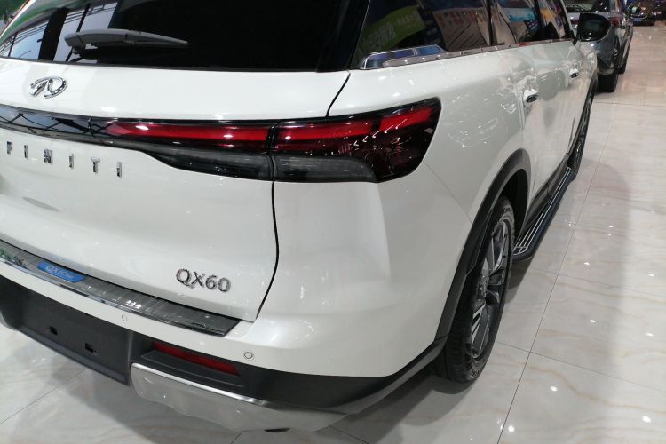 英菲尼迪QX60 2024款 2.0T 悦享版车身外观9
