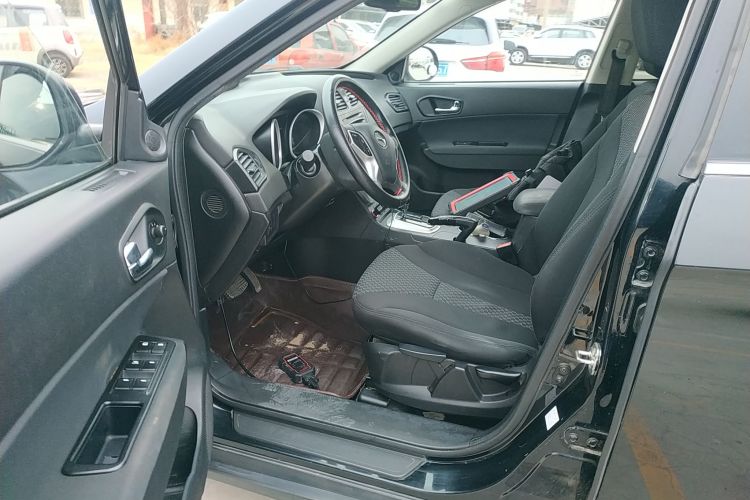 广汽传祺 传祺GS5 2014款 2.0L 自动两驱超享版中控内饰7003