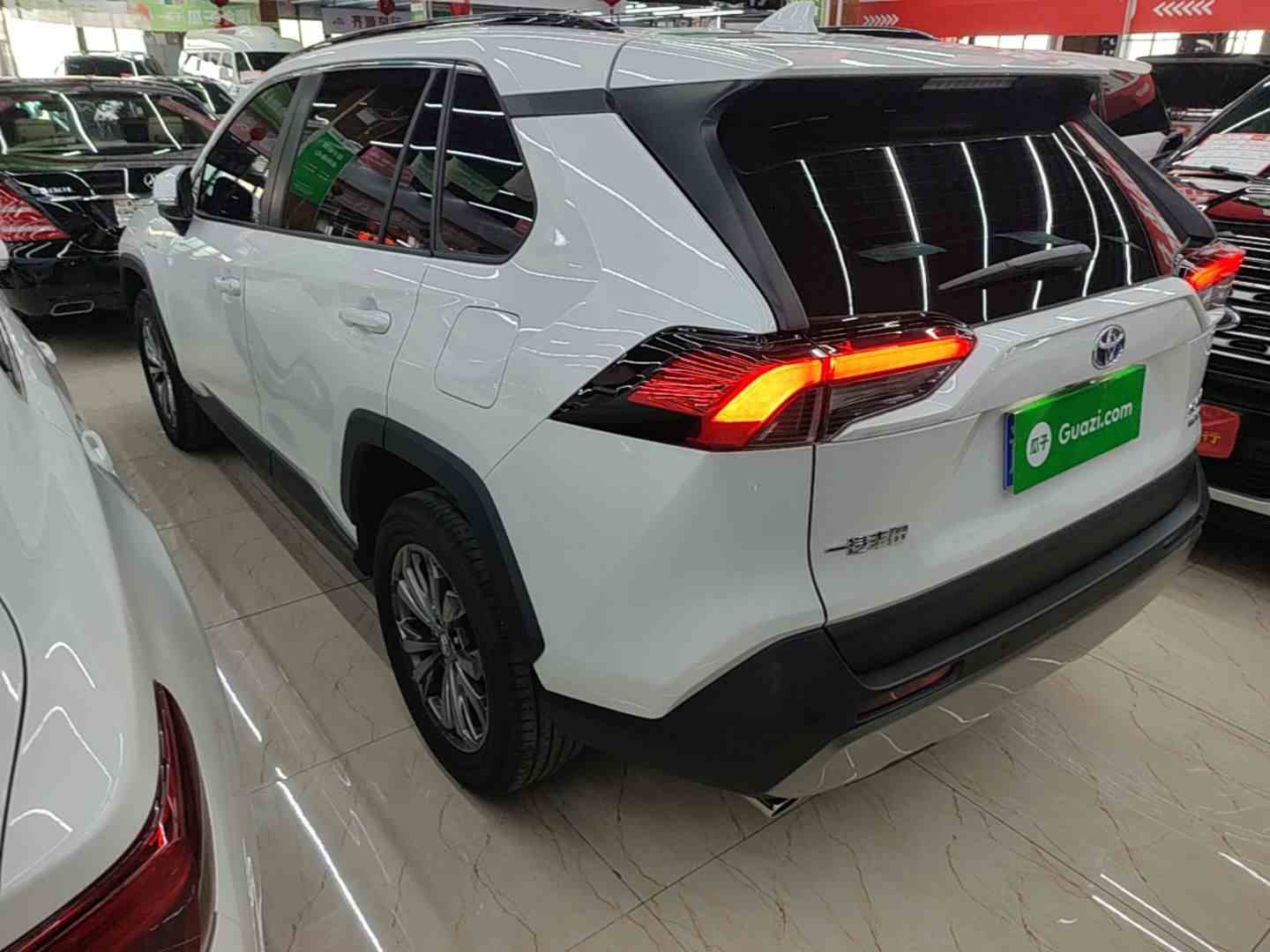 丰田 RAV4荣放 2024款 双擎 2.5L E-CVT两驱精英Plus版(3)