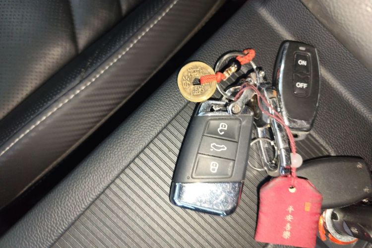 一汽-大众CC 2020款 330TSI 魅颜版 国VI中控内饰11