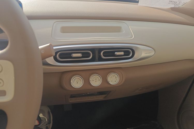 五菱汽车 宏光MINIEV 2025款 四门版 进阶款中控内饰16