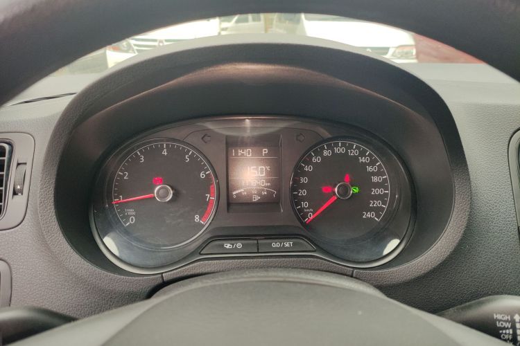 大众 Polo 2016款 1.4L 自动风尚型中控内饰14