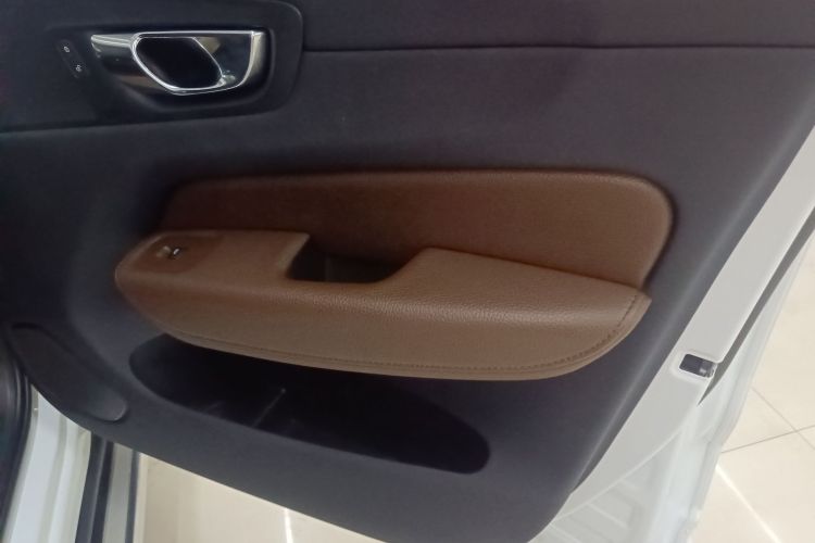 沃尔沃XC60 2021款 T5 四驱智逸豪华版中控内饰7005