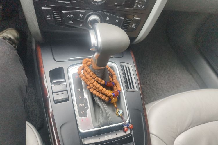 奥迪A4L 2013款 35 TFSI 自动舒适型局部细节18