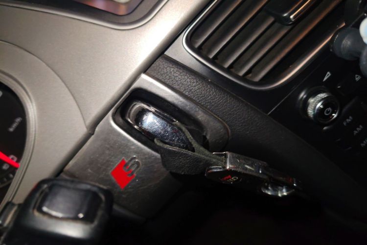 奥迪A4L 2015款 35 TFSI 自动标准型中控内饰11