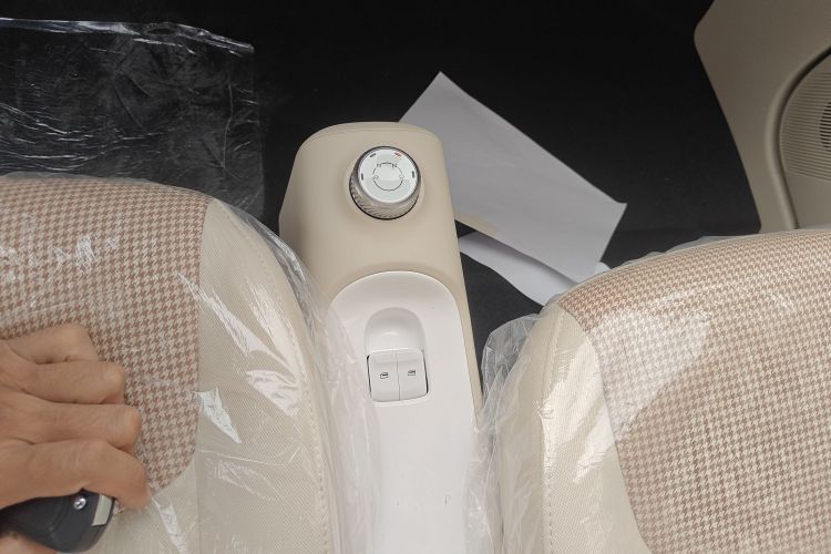 五菱汽车 宏光MINIEV 2024款 第三代 215km 青春版中控内饰18