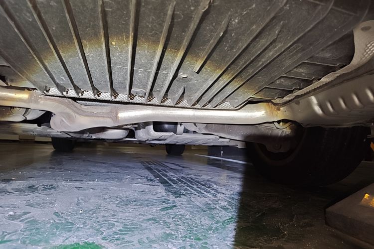 奔驰C级 2018款 C 200 L 运动版局部细节9003