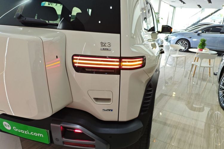 方程豹 钛3 2025款 501KM 四驱智驾Ultra版车身外观9