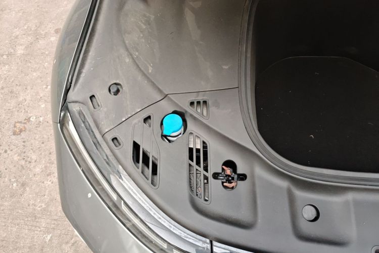 小鹏P7 2022款 670N+局部细节9006