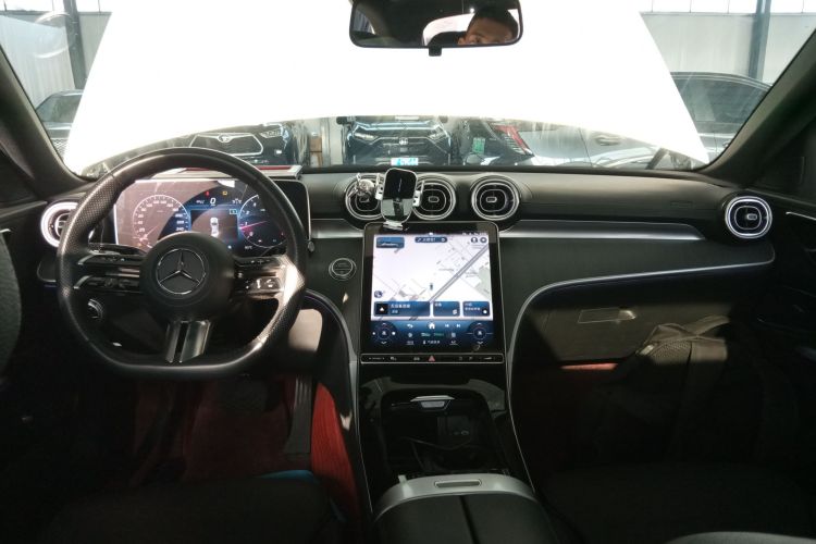 奔驰C级 2023款 C 260 L 运动版中控内饰12