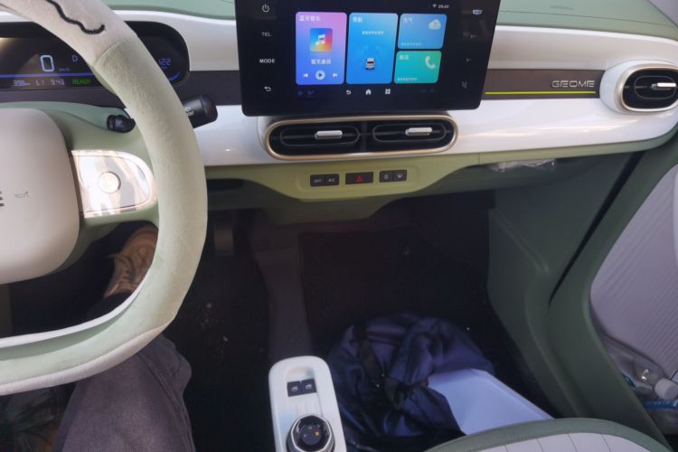吉利银河 2025款 210km 熊猫骑士中控内饰16