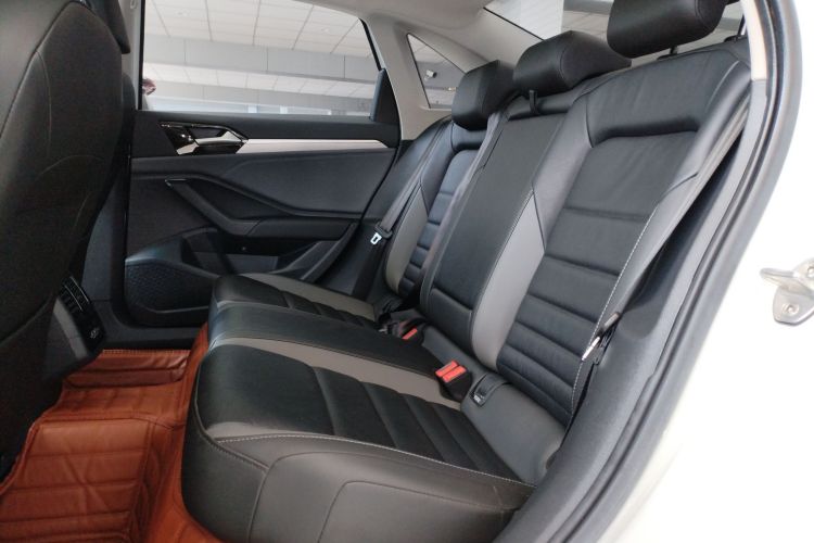 大众 速腾 2021款 200TSI 手动超越版中控内饰21