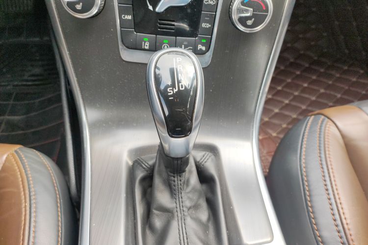 沃尔沃XC60(进口) 2014款 改款 T5 智雅版中控内饰18