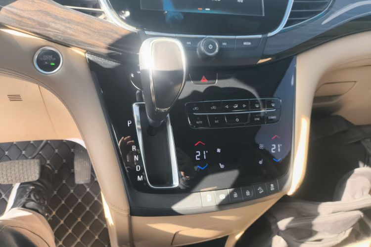 别克GL8 2018款 ES 28T 豪华型 国VI中控内饰18