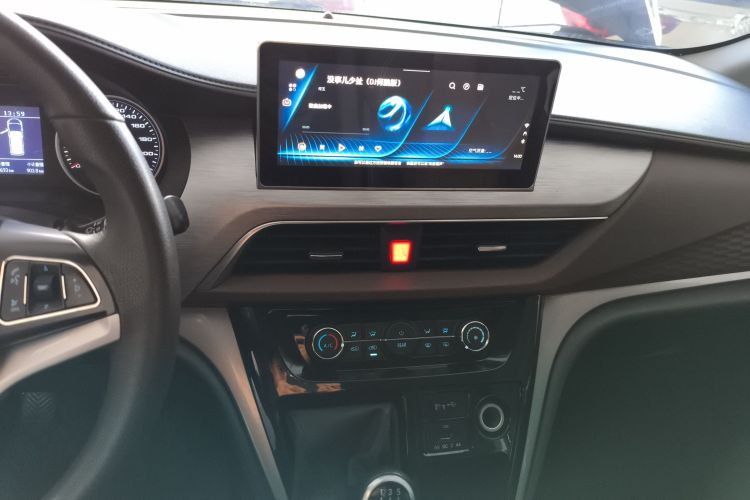 江淮瑞风 瑞风M3 2022款 PLUS 1.5T 7座标准型局部细节16