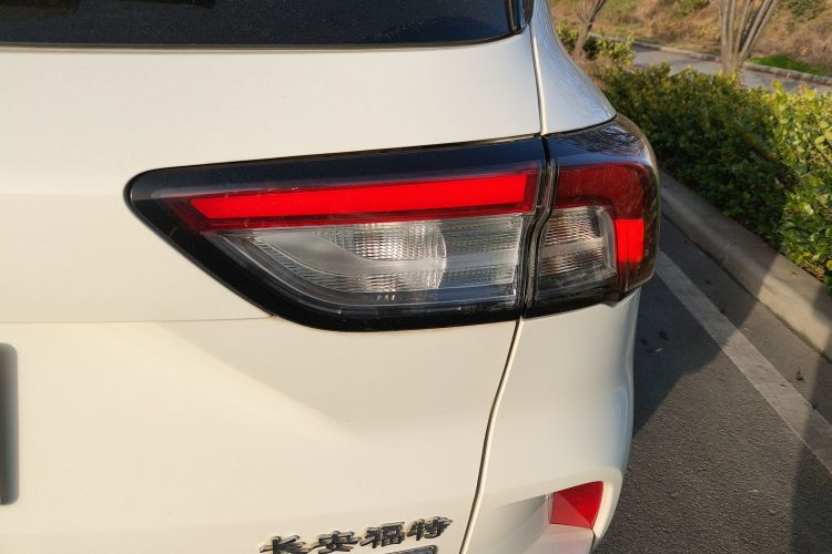 福特 锐际 2020款 EcoBoost 245 两驱耀享款车身外观9