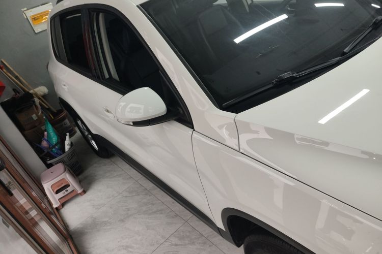 大众 途观 2016款 300TSI 手动两驱风尚版车身外观7