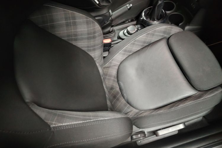 MINI 2016款 1.5T COOPER 先锋派局部细节41