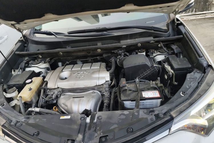 丰田 RAV4荣放 2018款 2.5L 自动四驱精英i版机舱底盘24