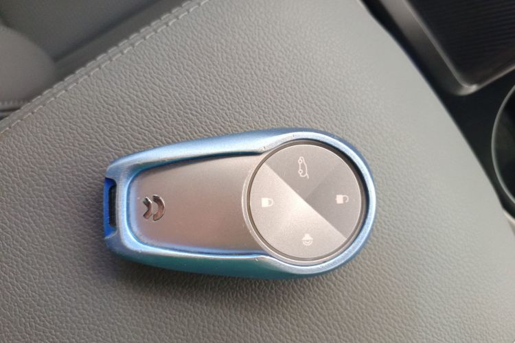 蔚来ES8 2020款 580KM 六座版中控内饰11