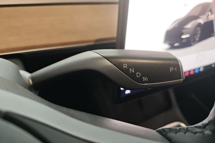 特斯拉 Model Y 2022款 后轮驱动版中控内饰18