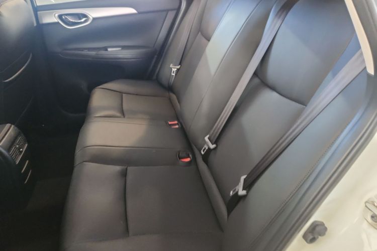 日产 轩逸 2022款 经典 1.6XE CVT舒适版中控内饰21