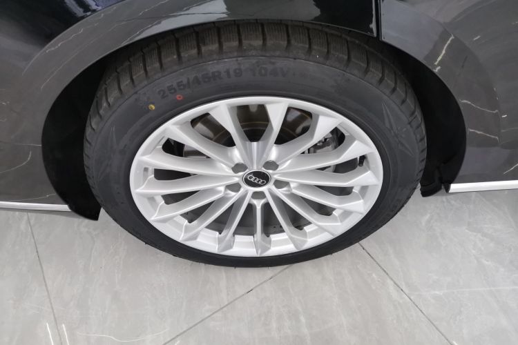 奥迪A8 2022款 A8L 50 TFSI quattro 舒适型典藏版车身外观6008