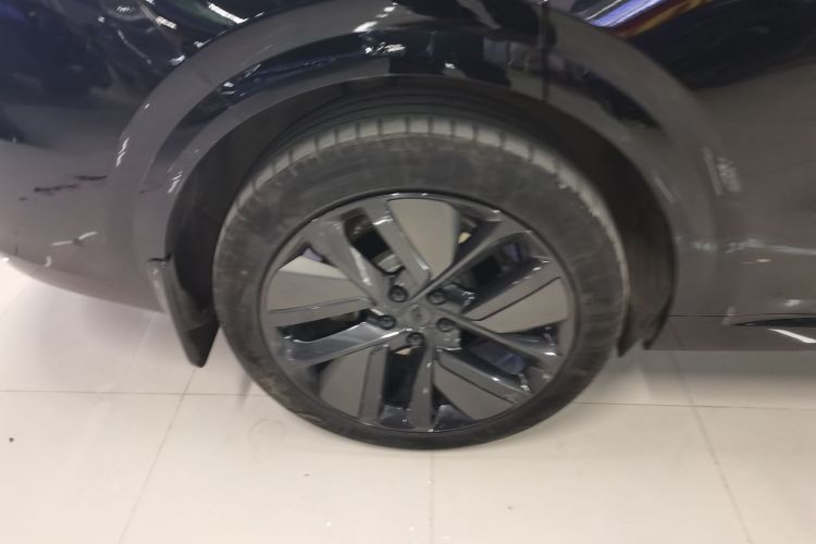 理想汽车 理想L6 2024款 Pro车身外观6008